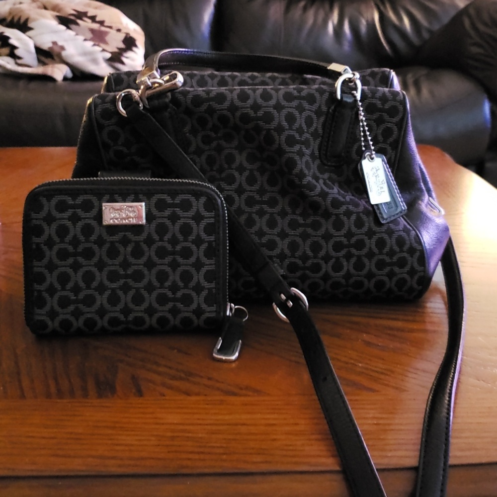 Coach purse and wallet